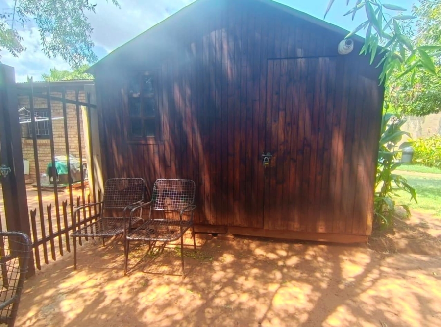 7 Bedroom Property for Sale in Langenhovenpark Free State